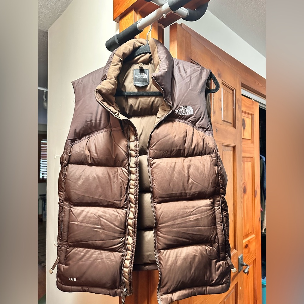 The North Face women’s Brown Insulated 700 Fill Puffer Vest